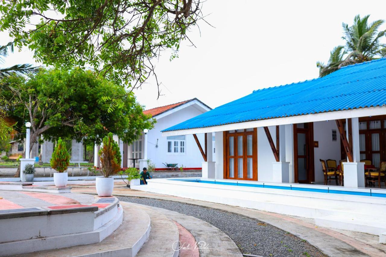 Ceylonta Beach Resort And Spa Hambantota Dış mekan fotoğraf