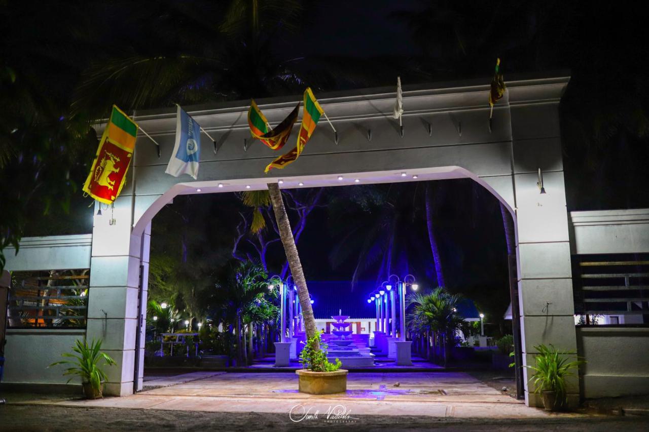 Ceylonta Beach Resort And Spa Hambantota Dış mekan fotoğraf