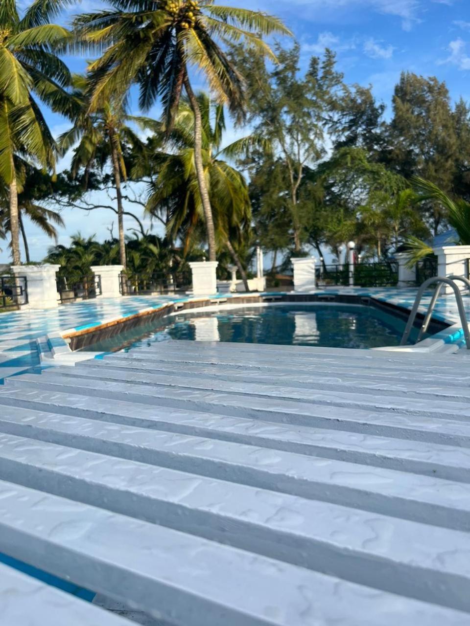 Ceylonta Beach Resort And Spa Hambantota Dış mekan fotoğraf